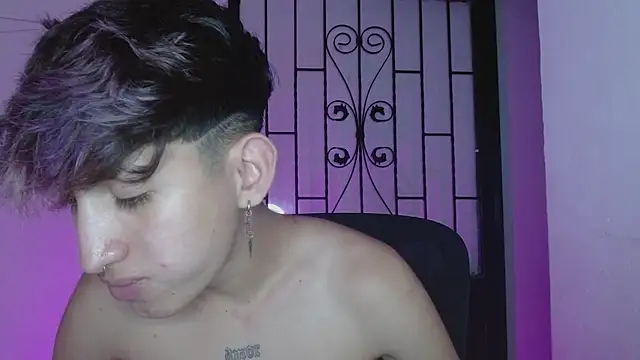 Snapshot of littlextreme chatting on February 10, 2025, 11:55 pm littlextreme online show from February 10, 2025, 11:55 pm