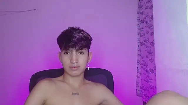 Snapshot of littlextreme chatting on February 23, 2025, 7:33 am littlextreme online show from February 23, 2025, 7:33 am