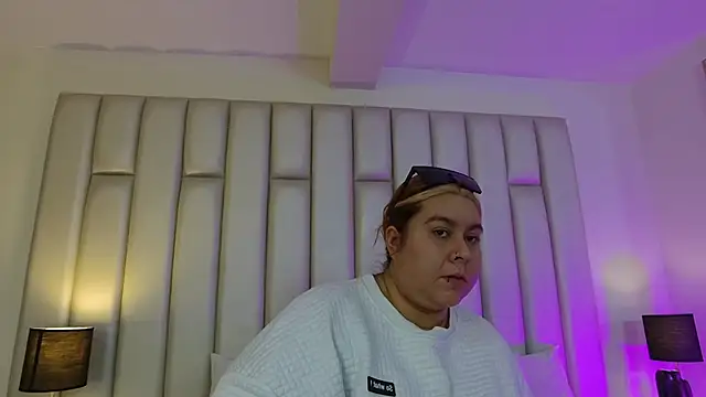 aandreaperez online show from January 13, 2026, 1:04 pm