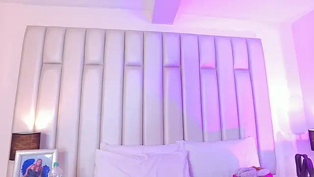 aandreaperez online show from February 10, 2026, 11:42 am