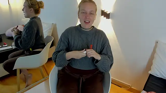 EmilySumer online show from February 22, 2026, 1:13 pm