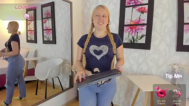 EmilySumer online show from February 16, 2025, 10:33 pm