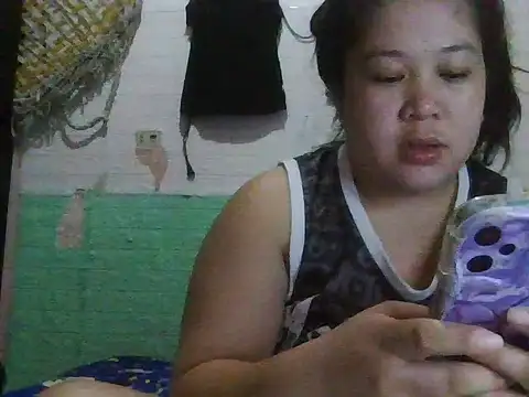 Snapshot of hotsexylyn chatting on October 25, 2025, 5:50 am hotsexylyn online show from October 25, 2025, 5:50 am