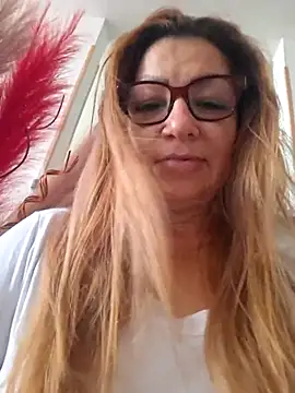 gisela27 online show from May 17, 2026, 9:26 pm