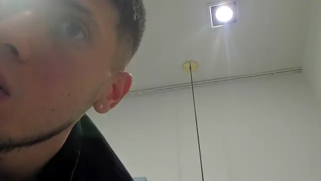 Snapshot of SebastianMaximoff chatting on October 3, 2025, 7:48 pm SebastianMaximoff online show from October 3, 2025, 7:48 pm