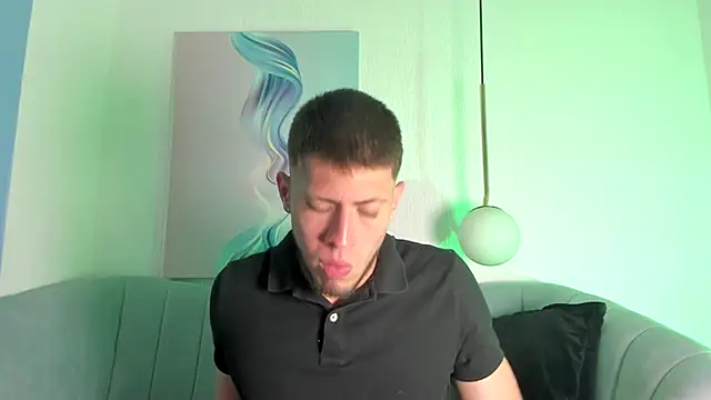 Snapshot of SebastianMaximoff chatting on September 30, 2025, 8:04 pm SebastianMaximoff online show from September 30, 2025, 8:04 pm