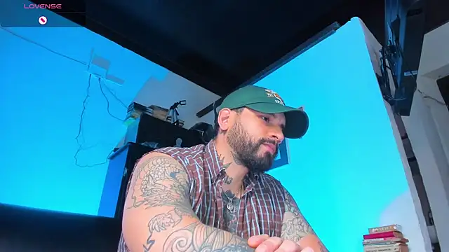 Snapshot of CamiloGray_ chatting on September 18, 2025, 3:15 pm CamiloGray  online show from September 18, 2025, 3:15 pm