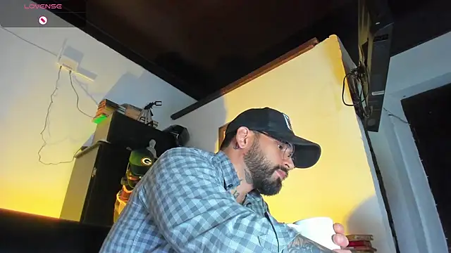 Snapshot of CamiloGray_ chatting on September 24, 2025, 2:56 pm CamiloGray  online show from September 24, 2025, 2:56 pm