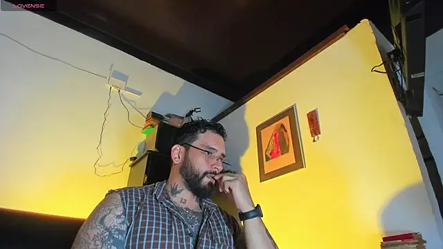 Snapshot of CamiloGray_ chatting on September 30, 2025, 2:23 pm CamiloGray  online show from September 30, 2025, 2:23 pm