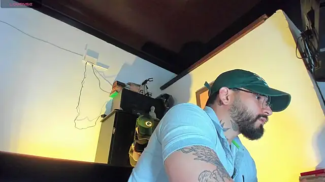 Snapshot of CamiloGray_ chatting on October 3, 2025, 2:07 pm CamiloGray  online show from October 3, 2025, 2:07 pm