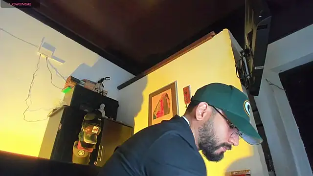 Snapshot of CamiloGray_ chatting on September 21, 2025, 11:15 am CamiloGray  online show from September 21, 2025, 11:15 am