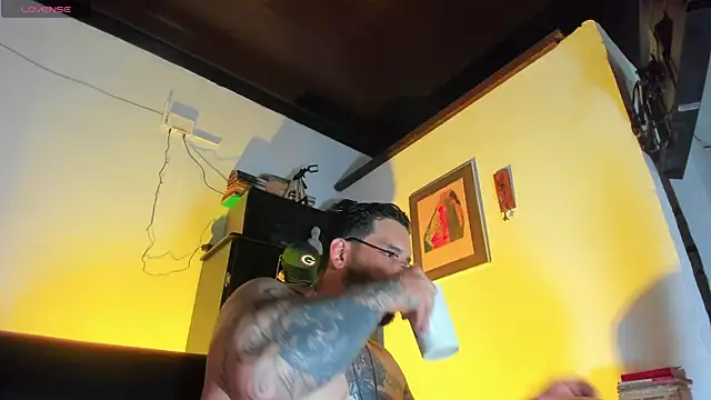 Snapshot of CamiloGray_ chatting on October 7, 2025, 2:29 pm CamiloGray  online show from October 7, 2025, 2:29 pm