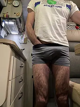 Snapshot of Hairy_athlete chatting on December 15, 2024, 8:36 pm Hairy athlete online show from December 15, 2024, 8:36 pm