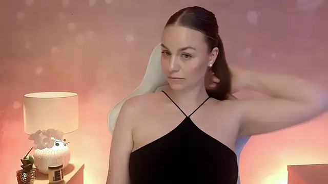 MilaFleur online show from July 15, 2026, 4:58 pm