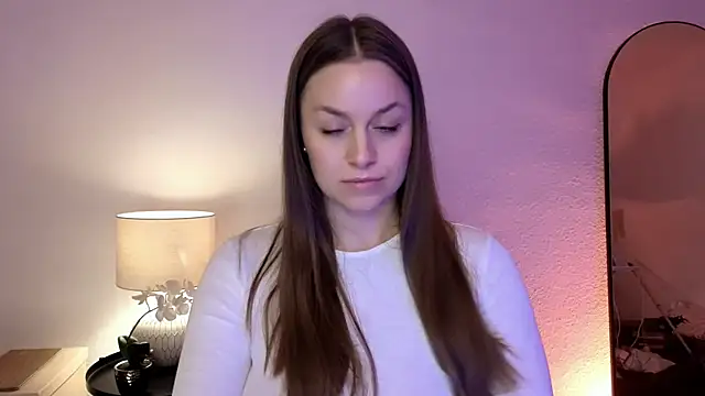MilaFleur online show from March 10, 2025, 3:09 pm
