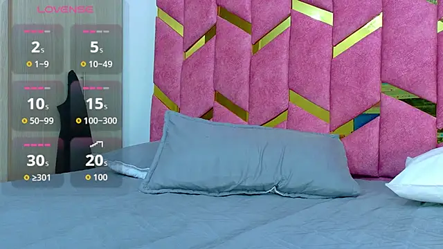 hornyhousekeeper  online show from October 29, 2025, 1:54 pm