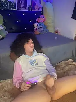 sweetvond  online show from March 8, 2025, 7:38 am