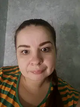 Snapshot of Riisse chatting on September 28, 2025, 12:45 pm Riisse online show from September 28, 2025, 12:45 pm