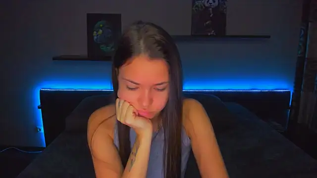 Snapshot of AlexaBarkley chatting on October 21, 2025, 12:11 am AlexaBarkley online show from October 21, 2025, 12:11 am