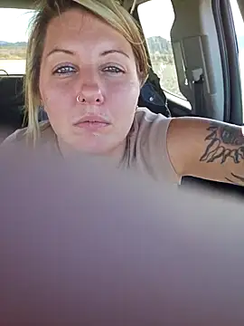 Snapshot of SheIsSomething chatting on February 18, 2025, 11:08 pm SheIsSomething online show from February 18, 2025, 11:08 pm