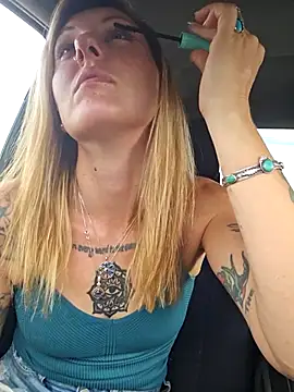 Snapshot of SheIsSomething chatting on September 26, 2025, 10:38 pm SheIsSomething online show from September 26, 2025, 10:38 pm