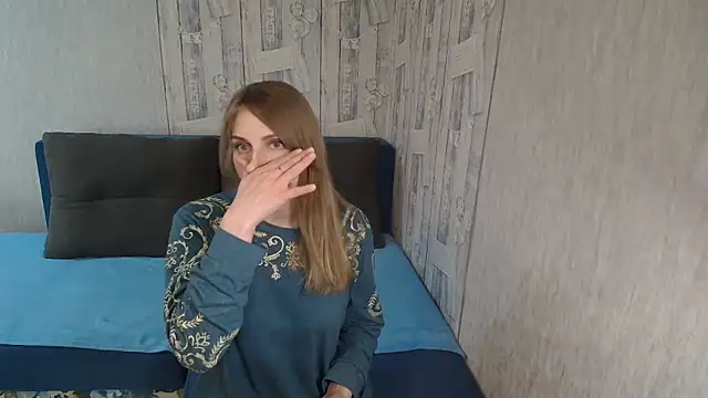 Pilly green  online show from May 14, 2026, 7:27 am
