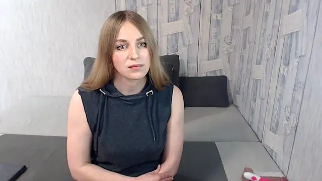Pilly green  online show from February 10, 2025, 7:47 am