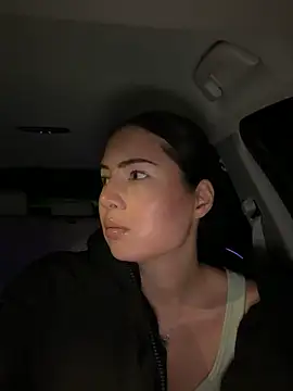 clairewntr online show from November 11, 2025, 9:09 pm