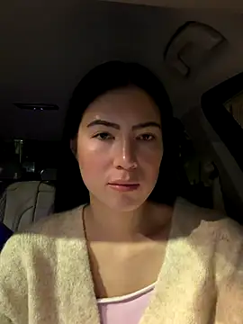 clairewntr online show from December 1, 2025, 10:43 pm