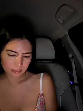 clairewntr online show from November 30, 2025, 9:37 pm