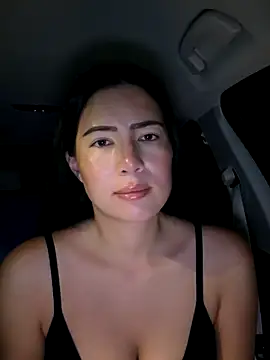 clairewntr online show from December 5, 2025, 9:01 pm