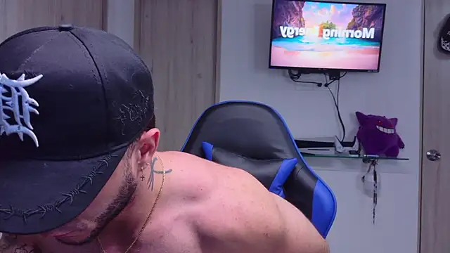 Latino stud4u online show from July 8, 2026, 12:17 pm