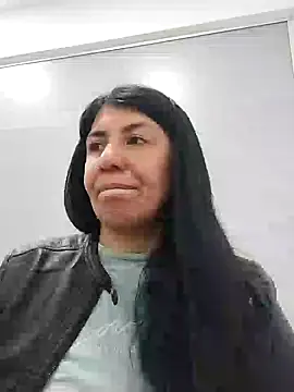 aisha latina online show from February 18, 2025, 2:49 pm