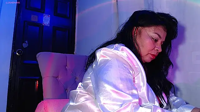 karlablue  online show from October 1, 2025, 12:49 am