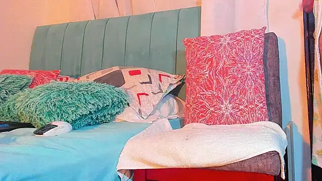 Snapshot of karlablue_ chatting on January 29, 2025, 2:40 am karlablue online show from January 29, 2025, 2:40 am
