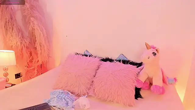 SophieRossi online show from December 14, 2025, 4:18 am