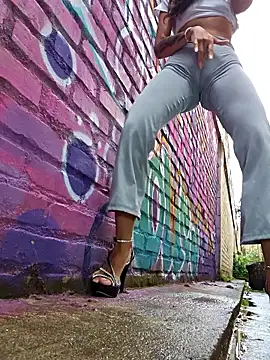 Snapshot of Yuky_ta chatting on February 6, 2026, 9:22 pm Yuky ta online show from February 6, 2026, 9:22 pm