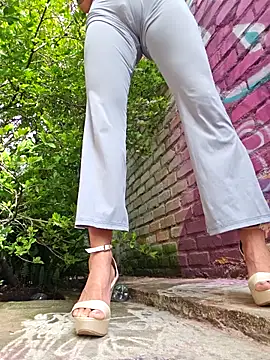 Snapshot of Yuky_ta chatting on February 22, 2026, 2:08 pm Yuky ta online show from February 22, 2026, 2:08 pm