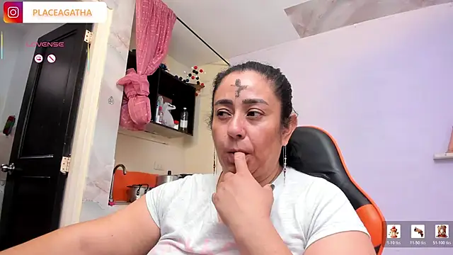 Snapshot of agathaxxx-69 chatting on February 18, 2026, 6:04 pm agathaxxx-69 online show from February 18, 2026, 6:04 pm