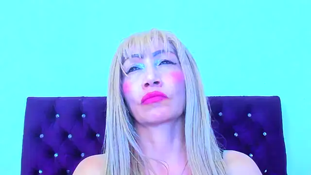 Snapshot of almabeckelt chatting on October 11, 2025, 8:10 pm almabeckelt online show from October 11, 2025, 8:10 pm