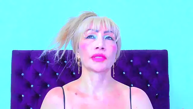 Snapshot of almabeckelt chatting on September 25, 2025, 9:21 pm almabeckelt online show from September 25, 2025, 9:21 pm