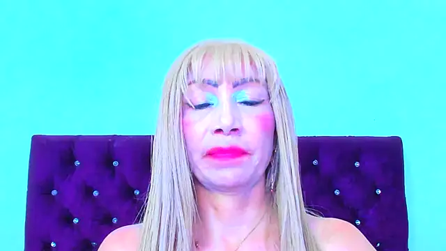 Snapshot of almabeckelt chatting on October 1, 2025, 7:29 pm almabeckelt online show from October 1, 2025, 7:29 pm