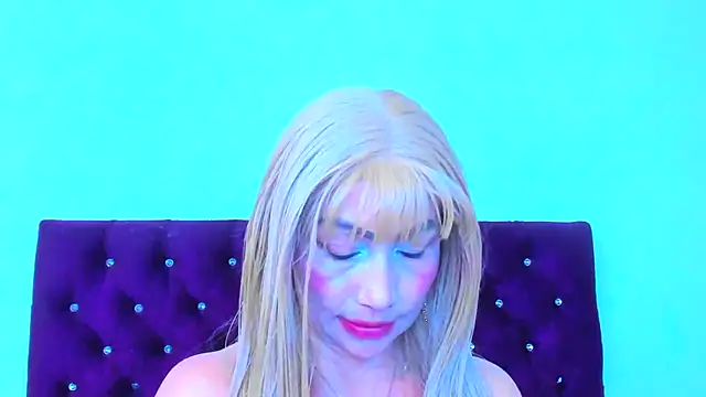 Snapshot of almabeckelt chatting on October 22, 2025, 8:30 pm almabeckelt online show from October 22, 2025, 8:30 pm