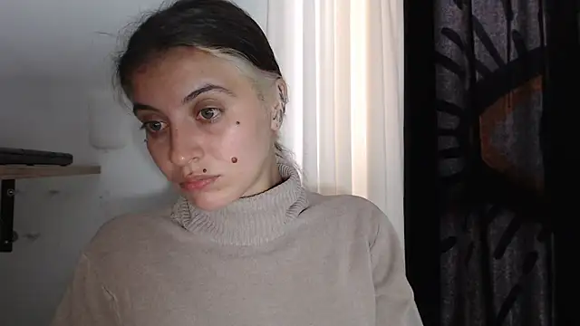 mariecam420 online show from February 11, 2025, 8:20 pm