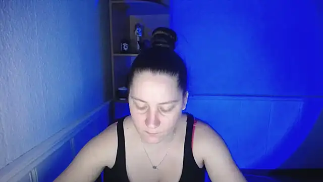 Snapshot of JosieJun_ chatting on October 28, 2025, 6:18 pm JosieJun  online show from October 28, 2025, 6:18 pm