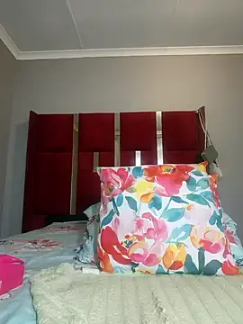 Snapshot of HoneyDropsX chatting on October 12, 2025, 2:51 pm HoneyDropsX online show from October 12, 2025, 2:51 pm