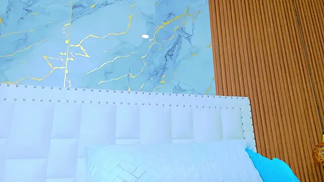 IrresistibleMilf online show from October 16, 2025, 12:35 pm