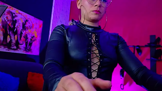 Snapshot of MistressSlut1 chatting on September 26, 2025, 2:35 pm MistressSlut1 online show from September 26, 2025, 2:35 pm