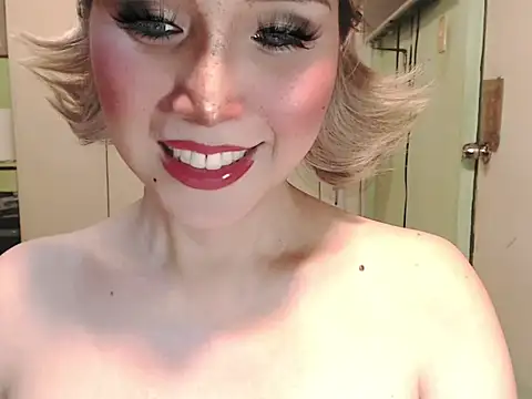 Ezradeliciosa online show from June 1, 2026, 5:51 am