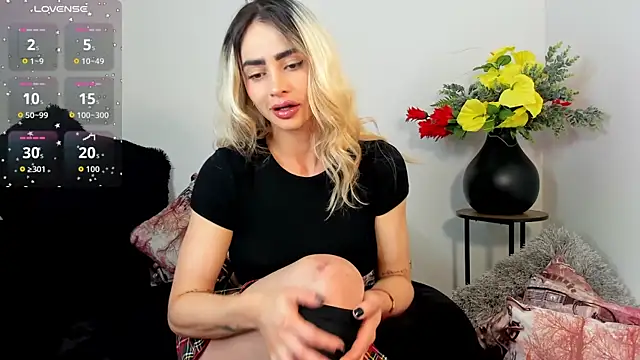 alissondomitt online show from September 19, 2025, 2:43 pm